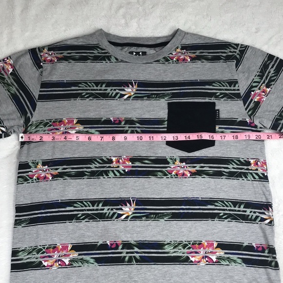 WXYZ, T-Shirt, Size Medium - Picture 9 of 10